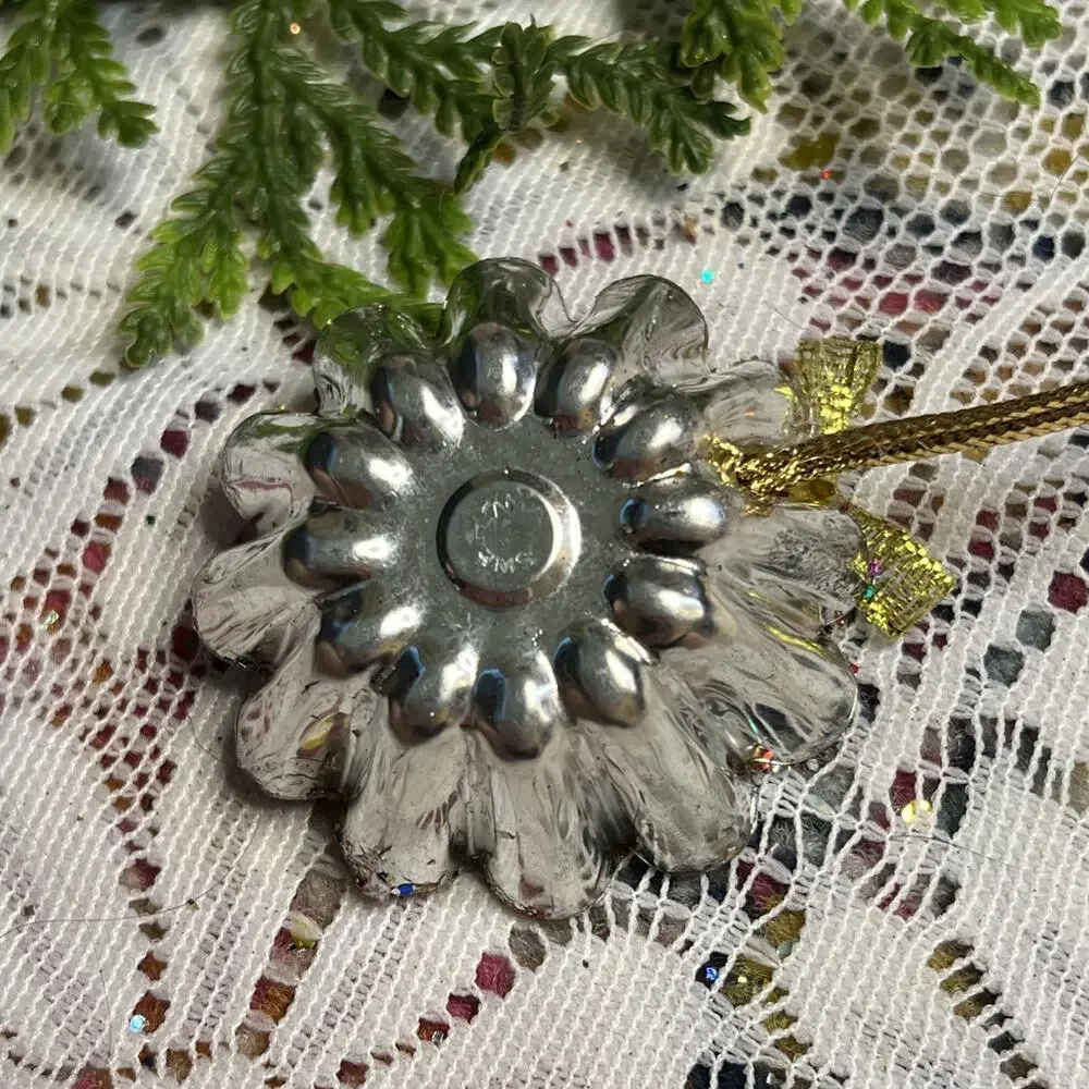 Vintage Round Tart Tin w/ Baby Jesus Diorama Mid Century Style Glitter Ornament